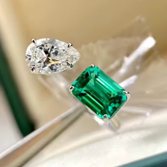 Emerald Moissanite Ring - Picture 2 of 4